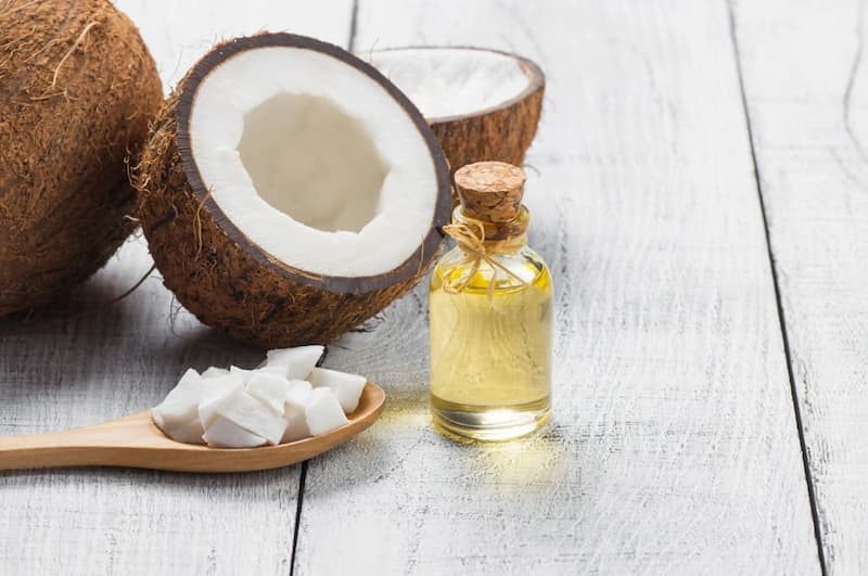 استفاده از روغن نارگیل برای ریزش مو