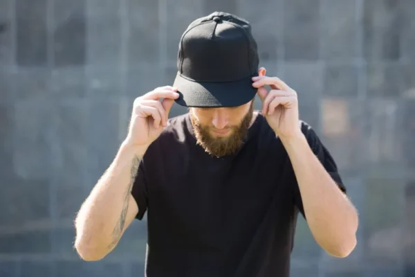 https://www.baharediba.com/wp-content/uploads/2022/07/How-to-use-a-hat-after-hair-transplant.jpg
